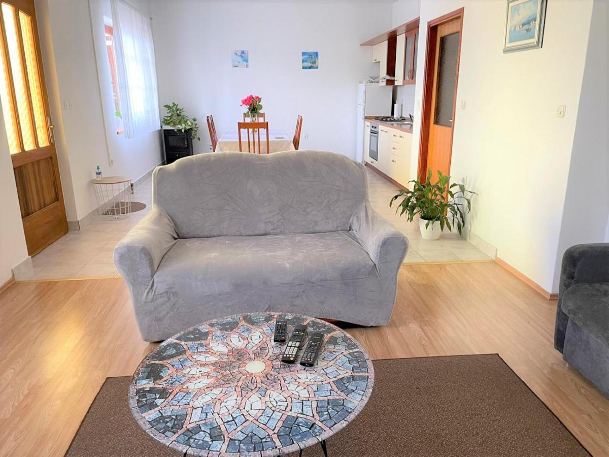 Comfort Apartment On The Beach 卡利 外观 照片